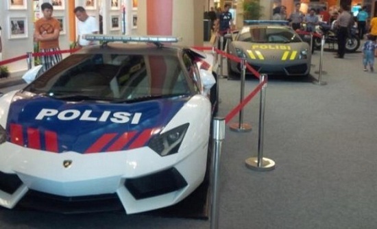 Cảnh sát Indonesia được trang bị thêm 2 siêu xe Lamborghini